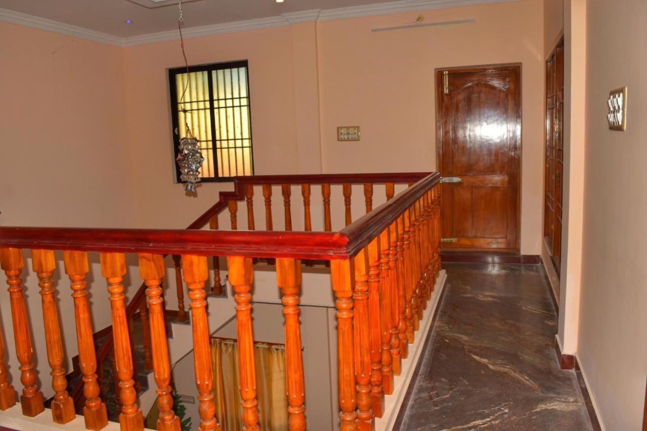 Le Cadillac Bungalow Pondicherry Bagian luar foto