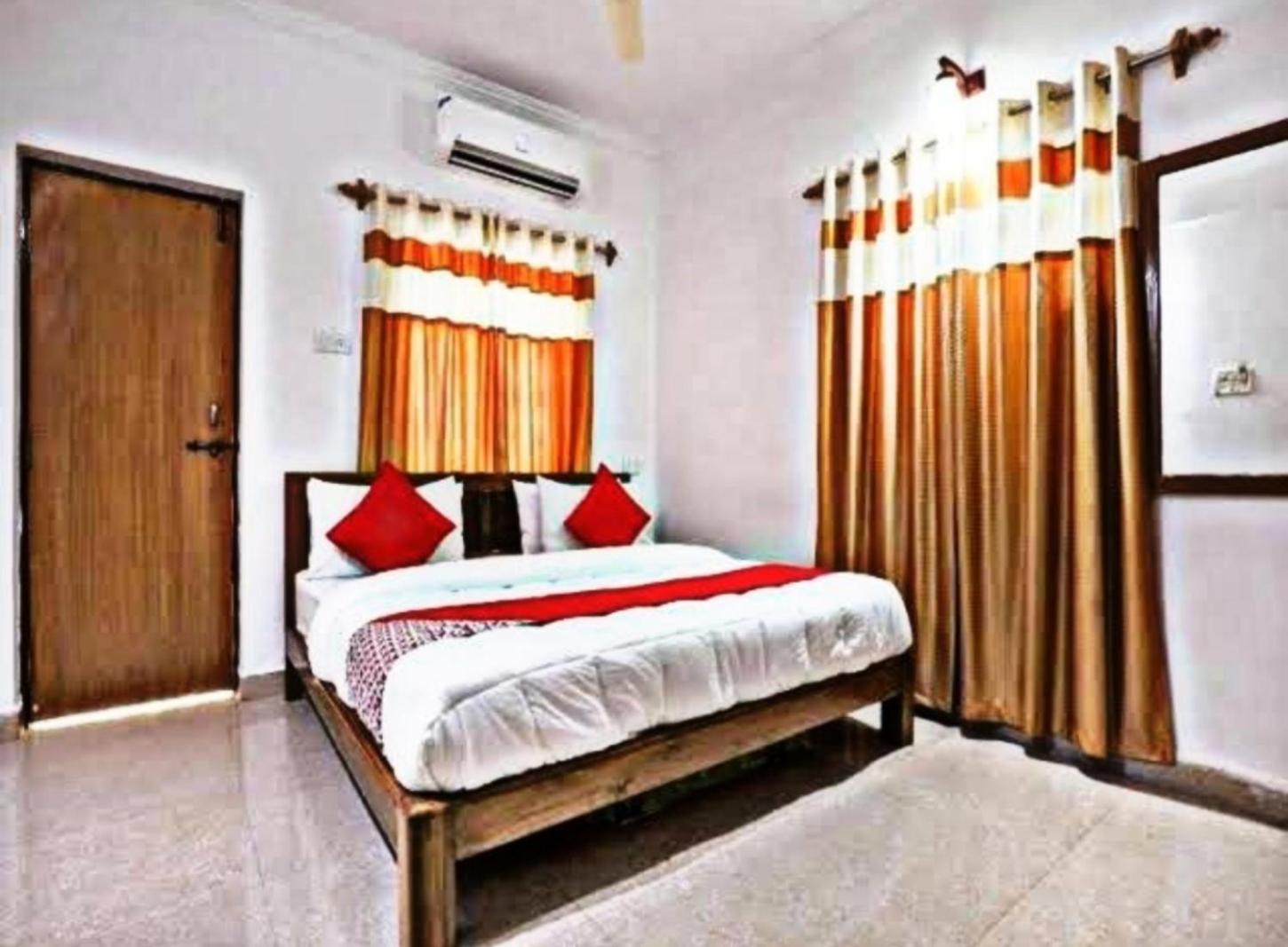 Le Cadillac Bungalow Pondicherry Bagian luar foto