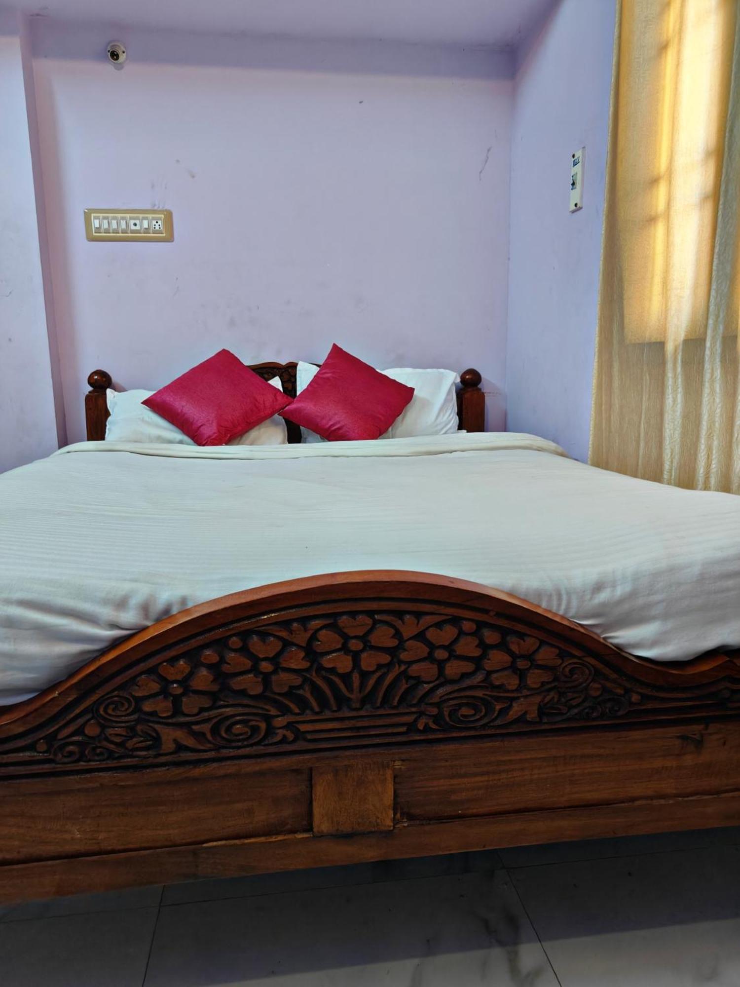 Le Cadillac Bungalow Pondicherry Bagian luar foto