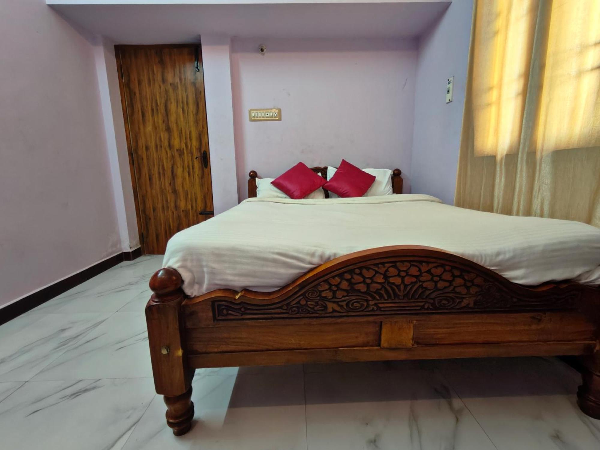 Le Cadillac Bungalow Pondicherry Bagian luar foto